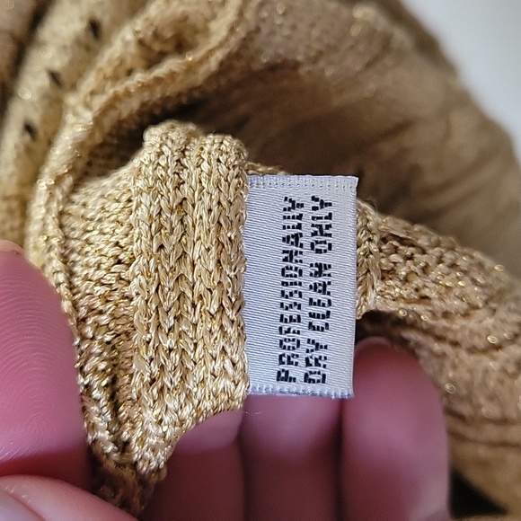 ST JOHN Collection Cable Knit Short Sleeve Sweater in Gold metallic Women Sz M‎ - Picture 8 of 8
